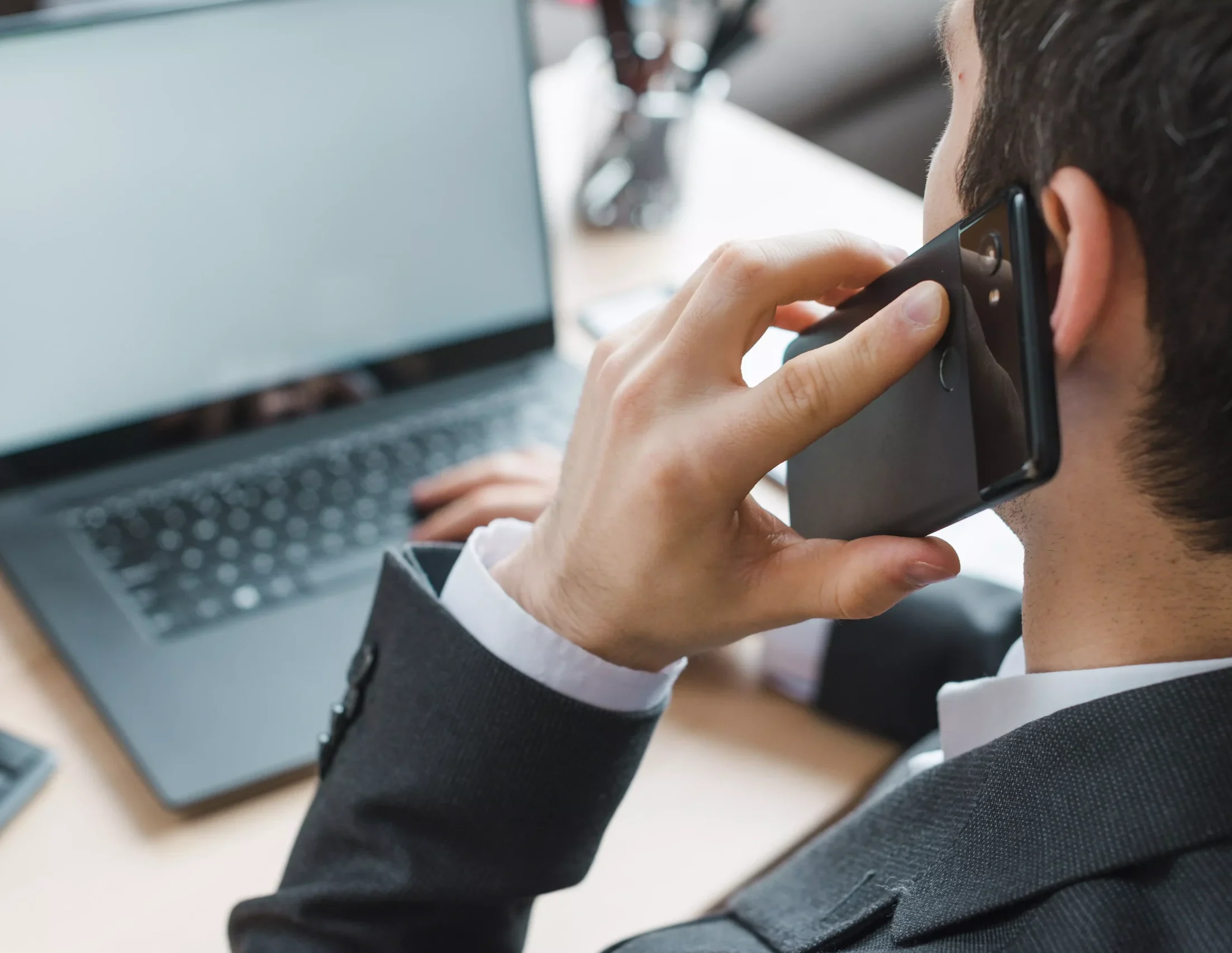 AnyConv.com__office-desktop-with-laptop-business-man